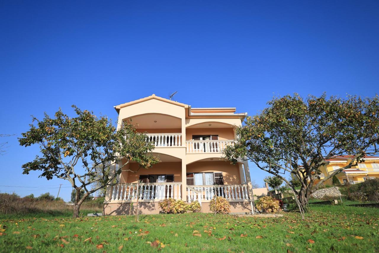 Apartments Ana Petrcane Exterior photo